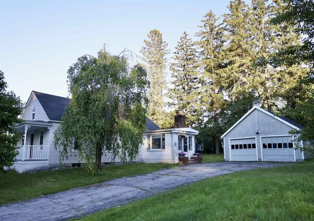 2nd image of 15 Warren Ave, Goffstown, NH 03045 | MLS# 5095950