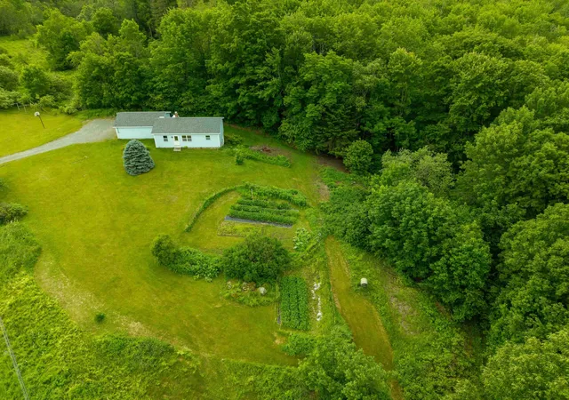 Photo 4 of Single family home for sale at 4194 Rt 18, Saint Johnsbury, VT 05819 | MLS# 5095955 | Listing updated on 2026-06-29