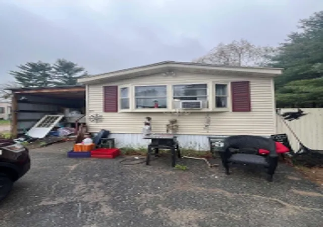 Homes for sale in Rochester, NH | 21 Fernald Ln, Rochester, NH 03867 | MLS# 5095964