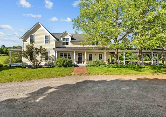 Photo 1 of Single family home for sale at 884 Darling Hill Rd, Lyndonville, VT 05851 | MLS# 5095966 | Listing updated on 2026-09-04