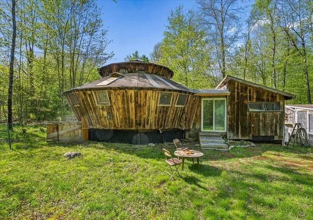 2nd image of 491 Greenfield Rd, Peterborough, NH 03458 | MLS# 5095968