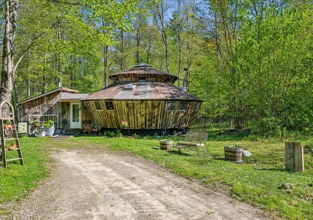 4th image of 491 Greenfield Rd, Peterborough, NH 03458 | MLS# 5095968