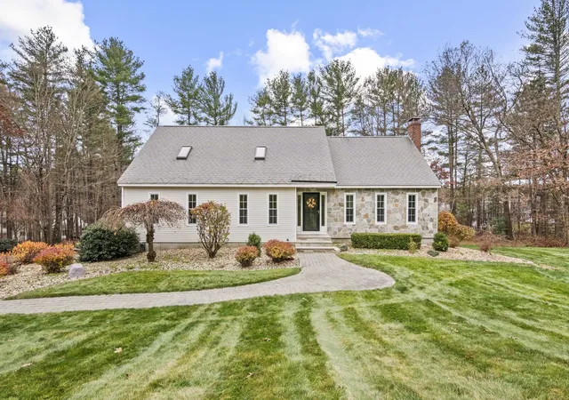 Homes for sale in Windham, NH | 3 Hillside Rd, Windham, NH 03087 | MLS# 5095974