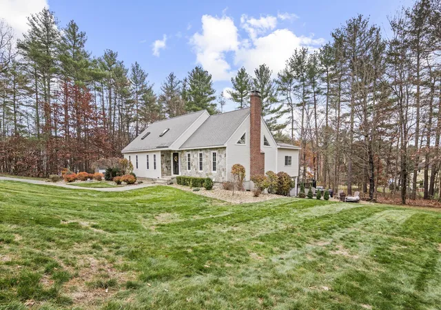 Homes for sale in Windham, NH | 3 Hillside Rd, Windham, NH 03087 | MLS# 5095974