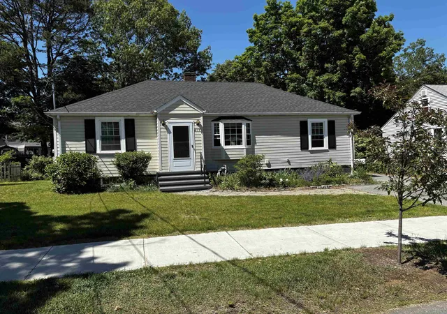 1st image of 617 Colonial Dr, Portsmouth, NH 03801 | MLS# 5095988