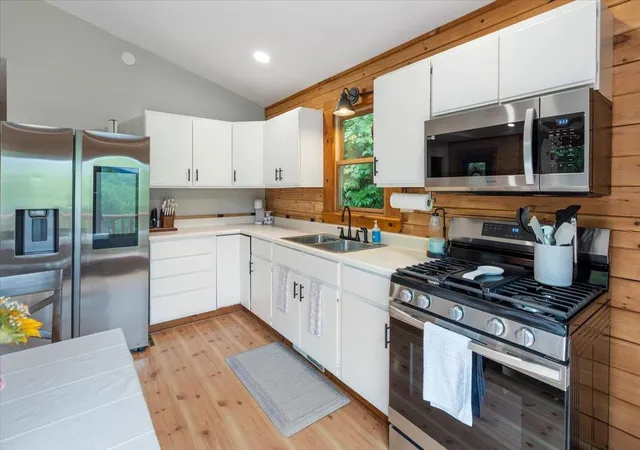 Photo 3 of Single family home for sale at 46 Log Cabin Dr, Jeffersonville, VT 05464 | MLS# 5095997 | Listing updated on 2026-07-02