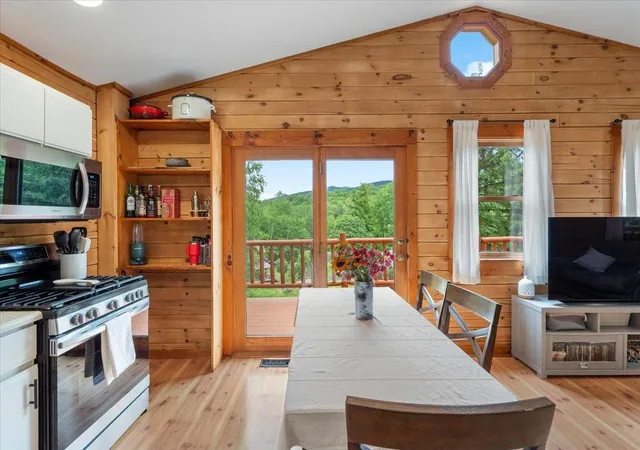 Photo 4 of Single family home for sale at 46 Log Cabin Dr, Jeffersonville, VT 05464 | MLS# 5095997 | Listing updated on 2026-07-02