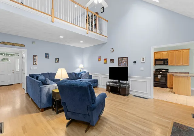Homes for sale in Londonderry, NH | 28 Saint Andrews Wy, Londonderry, NH 03053 | MLS# 5096002