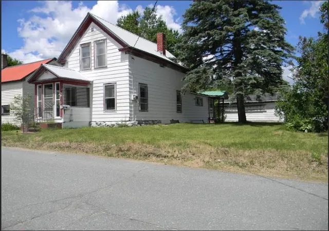 Homes for sale in Northumberland, NH | 5 Cottage St, Northumberland, NH 03582 | MLS# 5096003