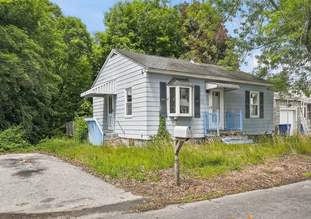 Homes for sale in Manchester, NH | 25 Kendall Ave, Manchester, NH 03103 | MLS# 5096013