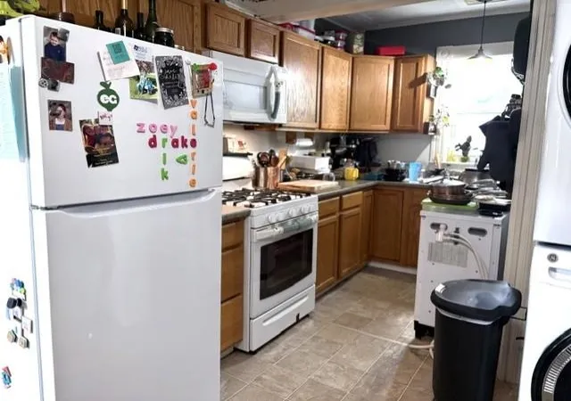 2nd image of 421 Laurel St, Manchester, NH 03103 | MLS# 5096060