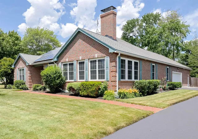 3rd image of 129 Sherburne St, Manchester, NH 03104 | MLS# 5096063