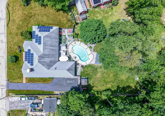 4th image of 129 Sherburne St, Manchester, NH 03104 | MLS# 5096063