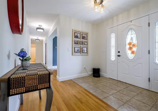 5th image of 129 Sherburne St, Manchester, NH 03104 | MLS# 5096063