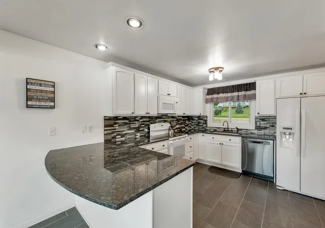 4th image of 95 Georgetown Dr, Center Barnstead, NH 03225 | MLS# 5096066
