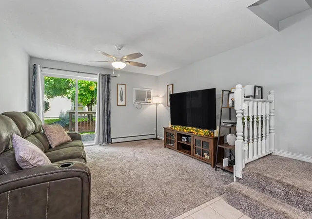 Photo 4 of Townhouse for sale at 4 Granite Cir, Merrimack, NH 03054 | MLS# 5096090 | Listing updated on 2026-06-30