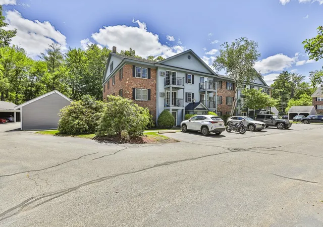 Homes for sale in Manchester, NH | 9 Northbrook Dr #904, Manchester, NH 03102 | MLS# 5096098
