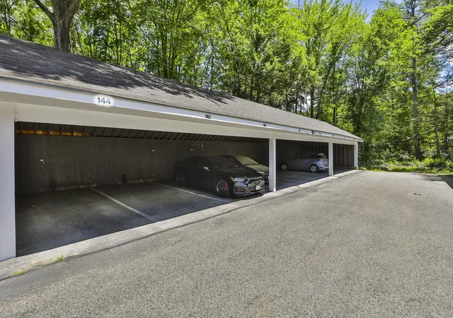 Homes for sale in Manchester, NH | 9 Northbrook Dr #904, Manchester, NH 03102 | MLS# 5096098