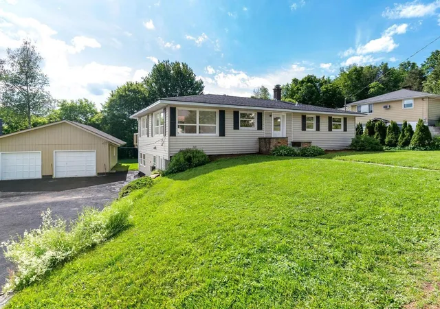 Homes for sale in Barre, VT | 26 Jacques St, Barre, VT 05641 | MLS# 5096102