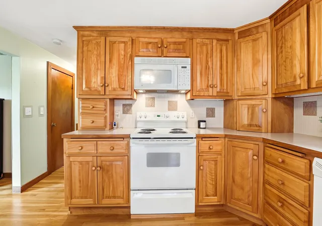 Photo 4 of Single family home for sale at 66 Green St, Northwood, NH 03261 | MLS# 5096109 | Listing updated on 2026-07-02