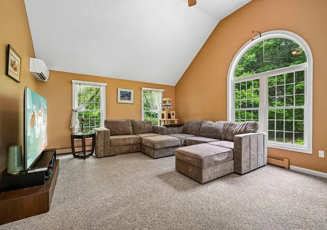 Photo 4 of Single family home for sale at 8 Hazelwood Dr, Salem, NH 03079 | MLS# 5096115 | Listing updated on 2026-07-07