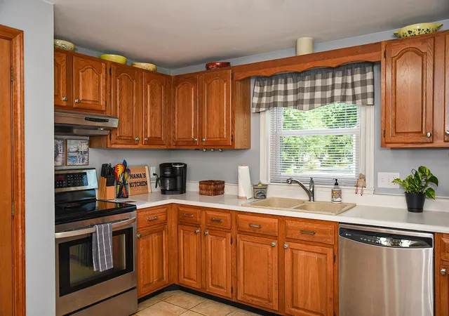 5th image of 22 Edgewood St, Milford, NH 03055 | MLS# 5096120