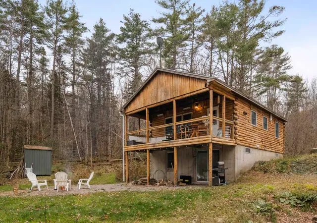 Homes for sale in Haverhill, NH | 221 Deerfield Dr, Haverhill, NH 03785 | MLS# 5096136