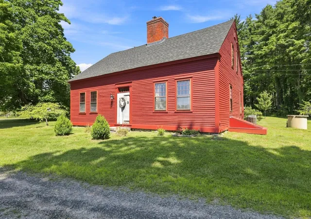 Photo 1 of Single family home for sale at 1 Smith Ln, Amherst, NH 03031 | MLS# 5096141 | Listing updated on 2026-08-27