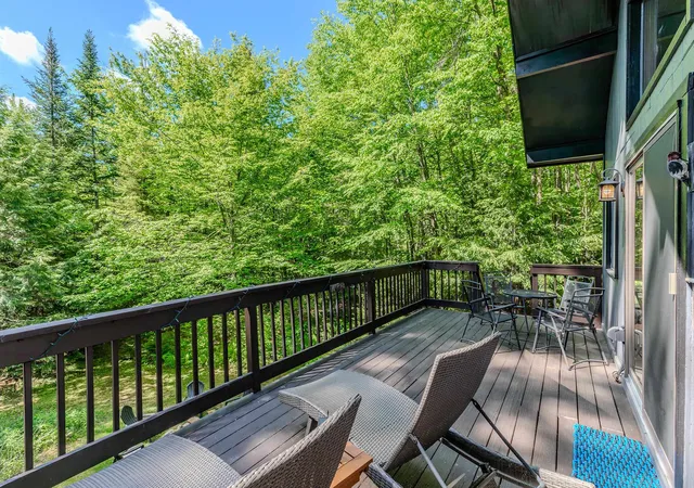 Homes for sale in Londonderry, VT | 202 Twin Brook Cir, Londonderry, VT 05148 | MLS# 5096153