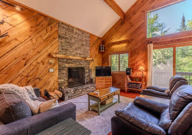 Homes for sale in Londonderry, VT | 202 Twin Brook Cir, Londonderry, VT 05148 | MLS# 5096153