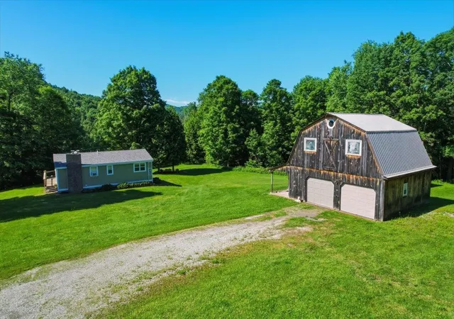3rd image of 139 Cozzens Rd, Huntington, VT 05462 | MLS# 5096157