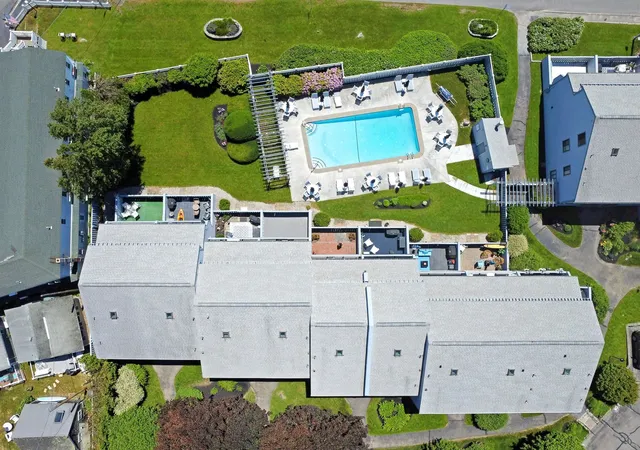 2nd image of 951 Ocean Blvd #1, Hampton, NH 03842 | MLS# 5096175