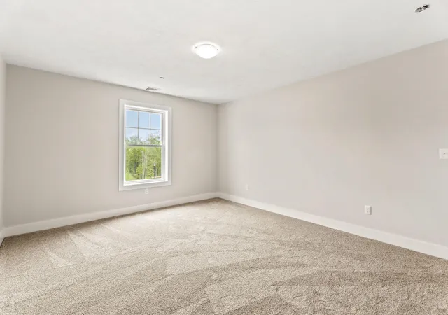 Homes for sale in Sandown, NH | 97 Driftwood Cir #37, Sandown, NH 03873 | MLS# 5096176
