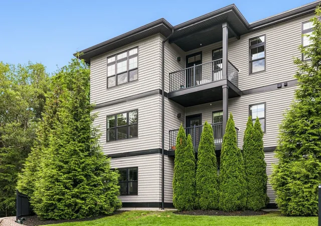 Homes for sale in Portsmouth, NH | 2075 Lafayette Rd #B27, Portsmouth, NH 03801 | MLS# 5096182