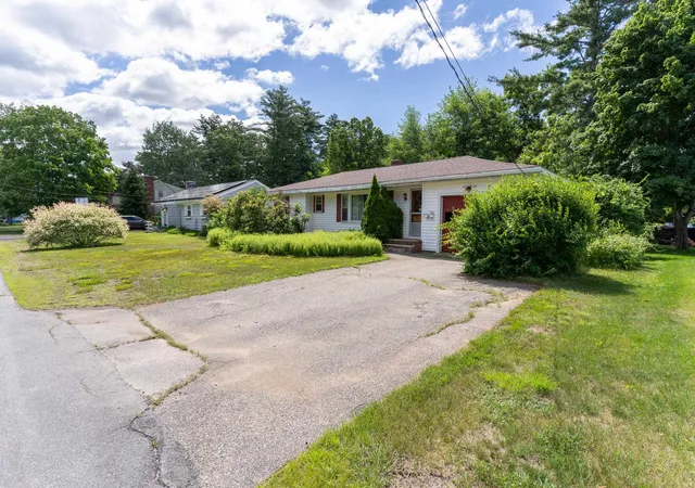 Homes for sale in Somersworth, NH | 22 Drew Rd, Somersworth, NH 03878 | MLS# 5096190
