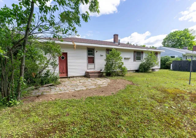Homes for sale in Somersworth, NH | 22 Drew Rd, Somersworth, NH 03878 | MLS# 5096190