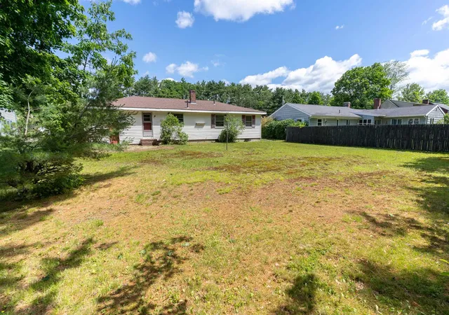 Homes for sale in Somersworth, NH | 22 Drew Rd, Somersworth, NH 03878 | MLS# 5096190