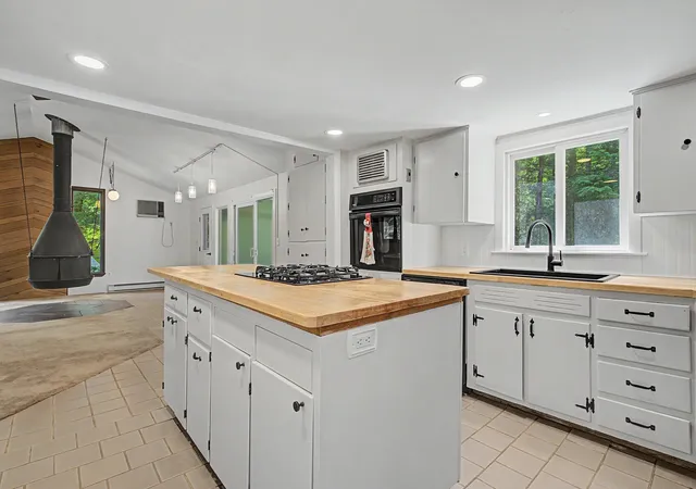 Homes for sale in Lee, NH | 42 Sherburne Rd, Lee, NH 03861 | MLS# 5096213