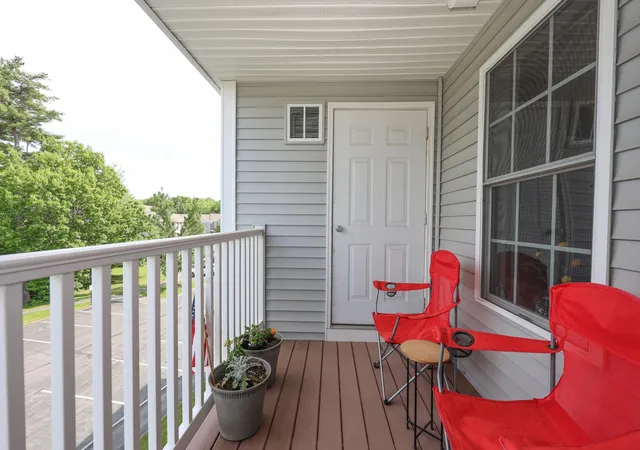 Homes for sale in Londonderry, NH | 4 Crestview Cir #119, Londonderry, NH 03053 | MLS# 5096221