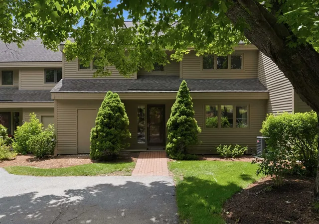 2nd image of 4 Portside Dr #3, Moultonborough, NH 03254 | MLS# 5096224
