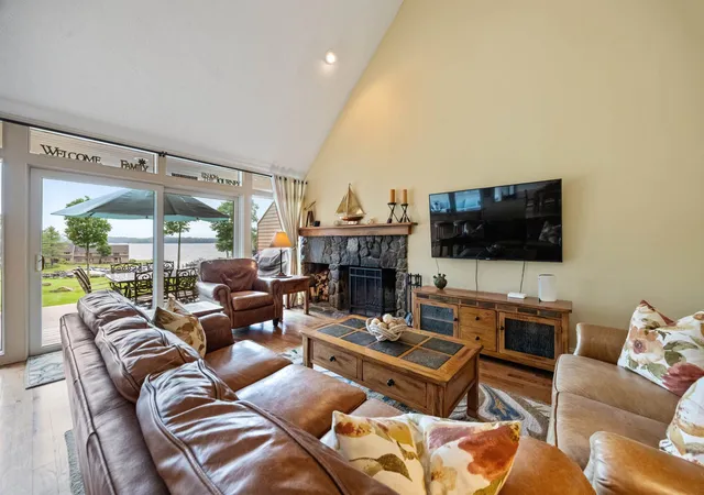 Photo 3 of Townhouse for sale at 4 Portside Dr #3, Moultonborough, NH 03254 | MLS# 5096224 | Listing updated on 2026-09-17