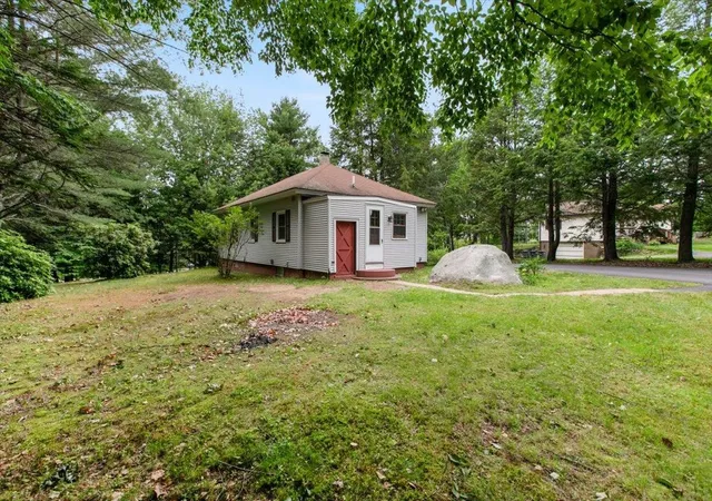 Homes for sale in Hooksett, NH | 1615 Hooksett Rd, Hooksett, NH 03106 | MLS# 5096228