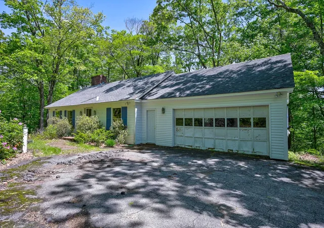 Photo 1 of Single family home for sale at 236 Birch Hill Rd, North Conway, NH 03860 | MLS# 5096264 | Listing updated on 2026-07-02