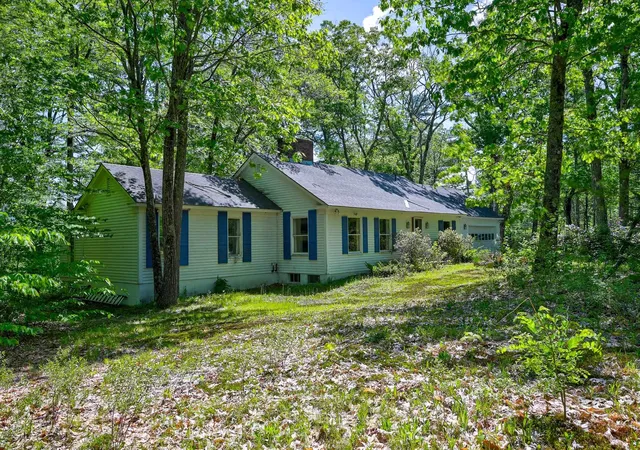 Photo 3 of Single family home for sale at 236 Birch Hill Rd, North Conway, NH 03860 | MLS# 5096264 | Listing updated on 2026-07-02
