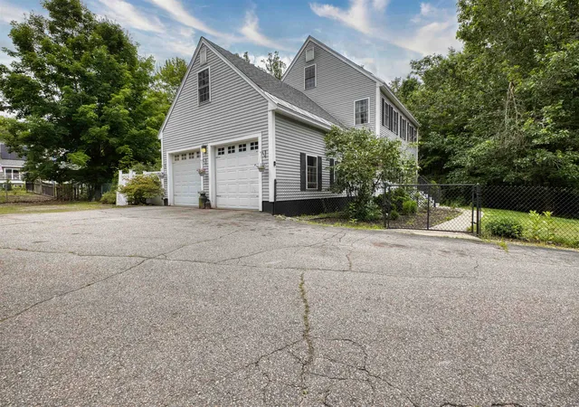 Photo 3 of Single family home for sale at 85 Ridge Rd, Center Ossipee, NH 03814 | MLS# 5096269 | Listing updated on 2026-09-14