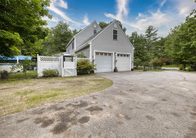 Photo 4 of Single family home for sale at 85 Ridge Rd, Center Ossipee, NH 03814 | MLS# 5096269 | Listing updated on 2026-09-14