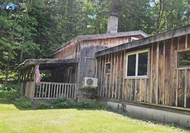 Homes for sale in East Dover, VT | 279 North St, East Dover, VT 05341 | MLS# 5096278