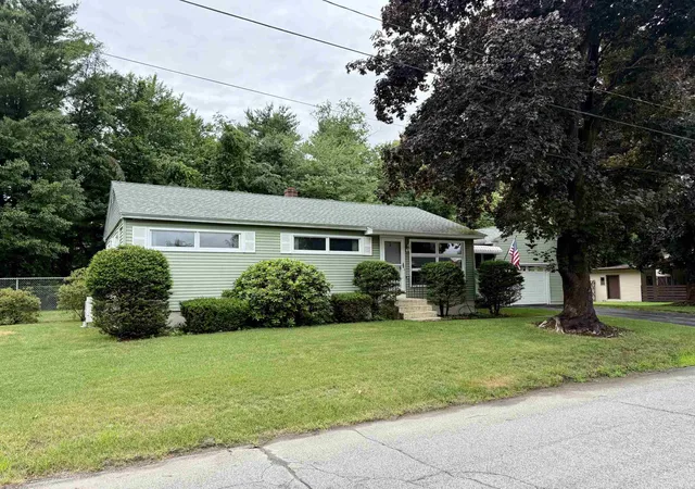 2nd image of 59 Pinedale St, Manchester, NH 03102 | MLS# 5096286