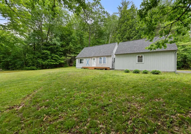 Homes for sale in New Hampton, NH | 4 Carter Mountain Rd, New Hampton, NH 03256 | MLS# 5096291