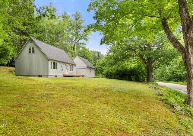 Homes for sale in New Hampton, NH | 4 Carter Mountain Rd, New Hampton, NH 03256 | MLS# 5096291